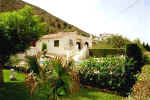 Ferienhaus mit gro�em Privatpool auf einem sch�n angelegtem, ca. 800 qm gro�em, abgeschlossenem Gartengrundst�ck, ausgestattet mit SAT-TV und Waschmaschine